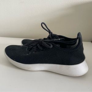 Allbirds Size 9 women’s black and white